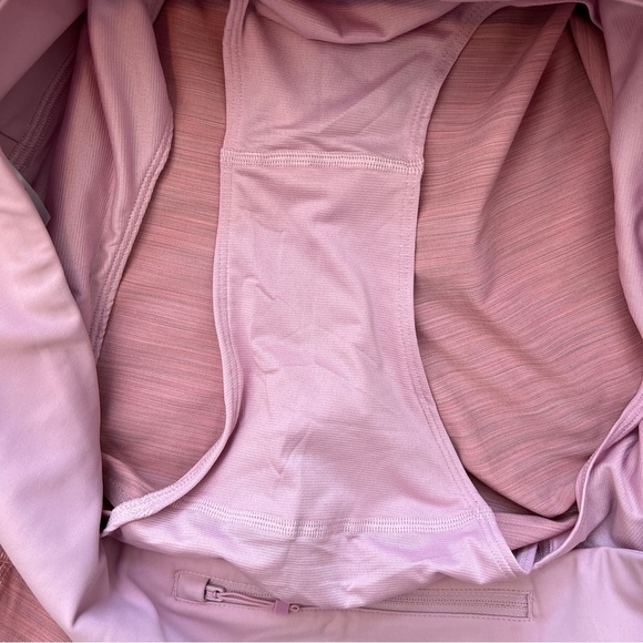 NWT ATHLETA RUN WITH IT SHORT IN HYDRANGEA PINK - Picture 6 of 9